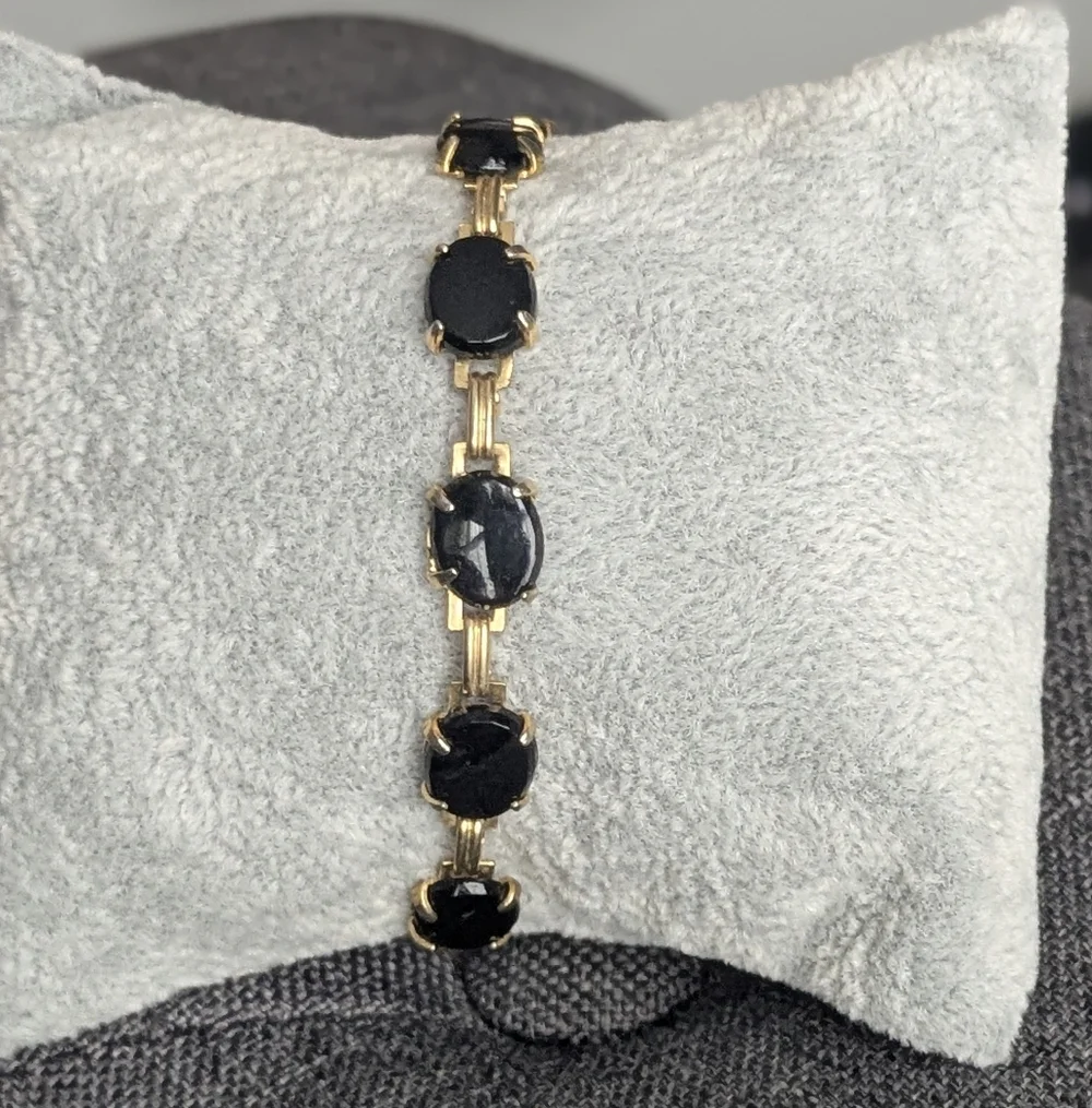 Classic Black and Gold Curated Vintage Jewelry Set - Picture 4 of 10